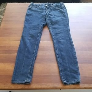 Jessica Simpson 'kiss me jegging'